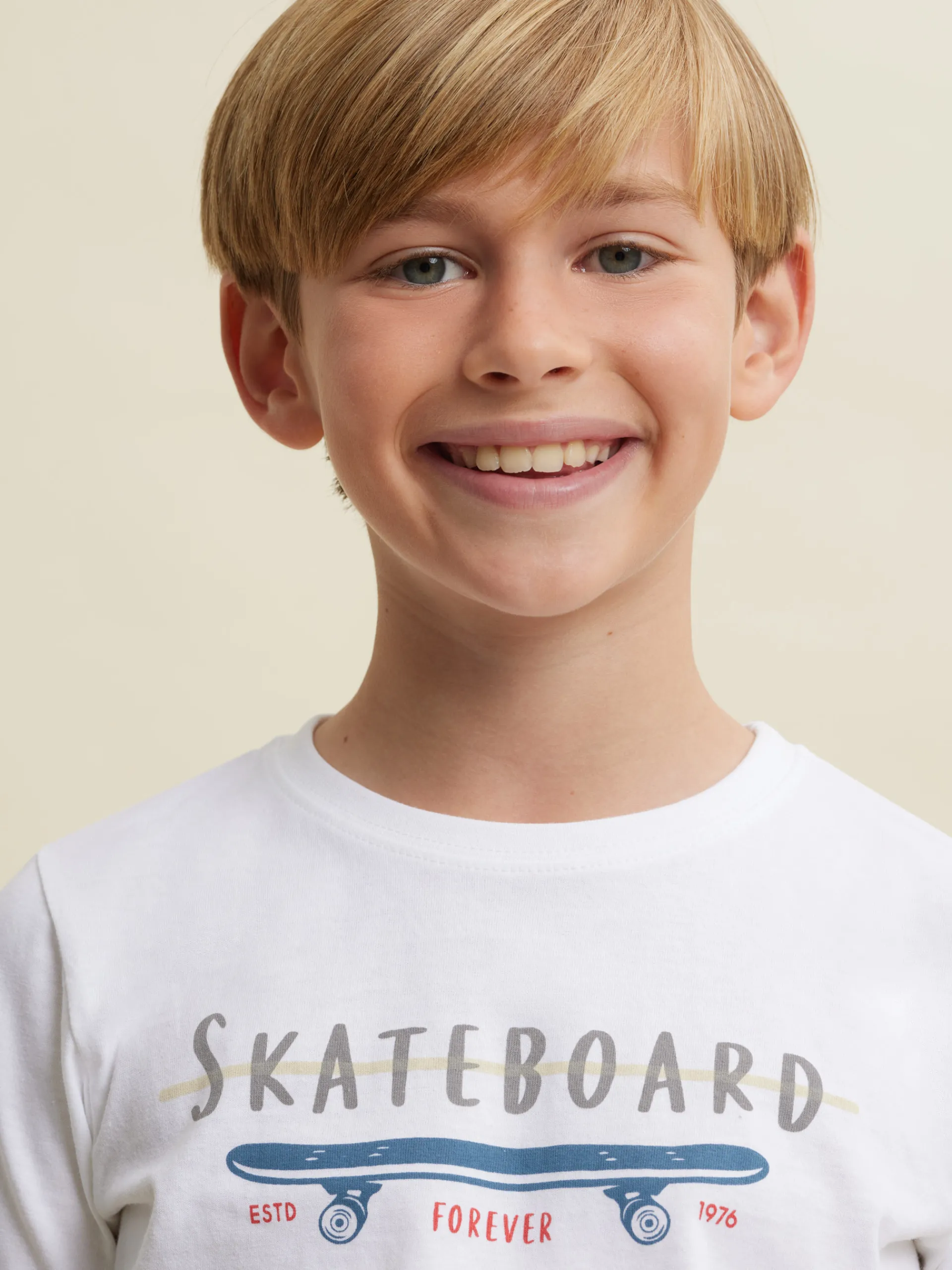 Camisetas-Alvaro Moreno CAMISETA SKATEBOARD KIDS Blanco