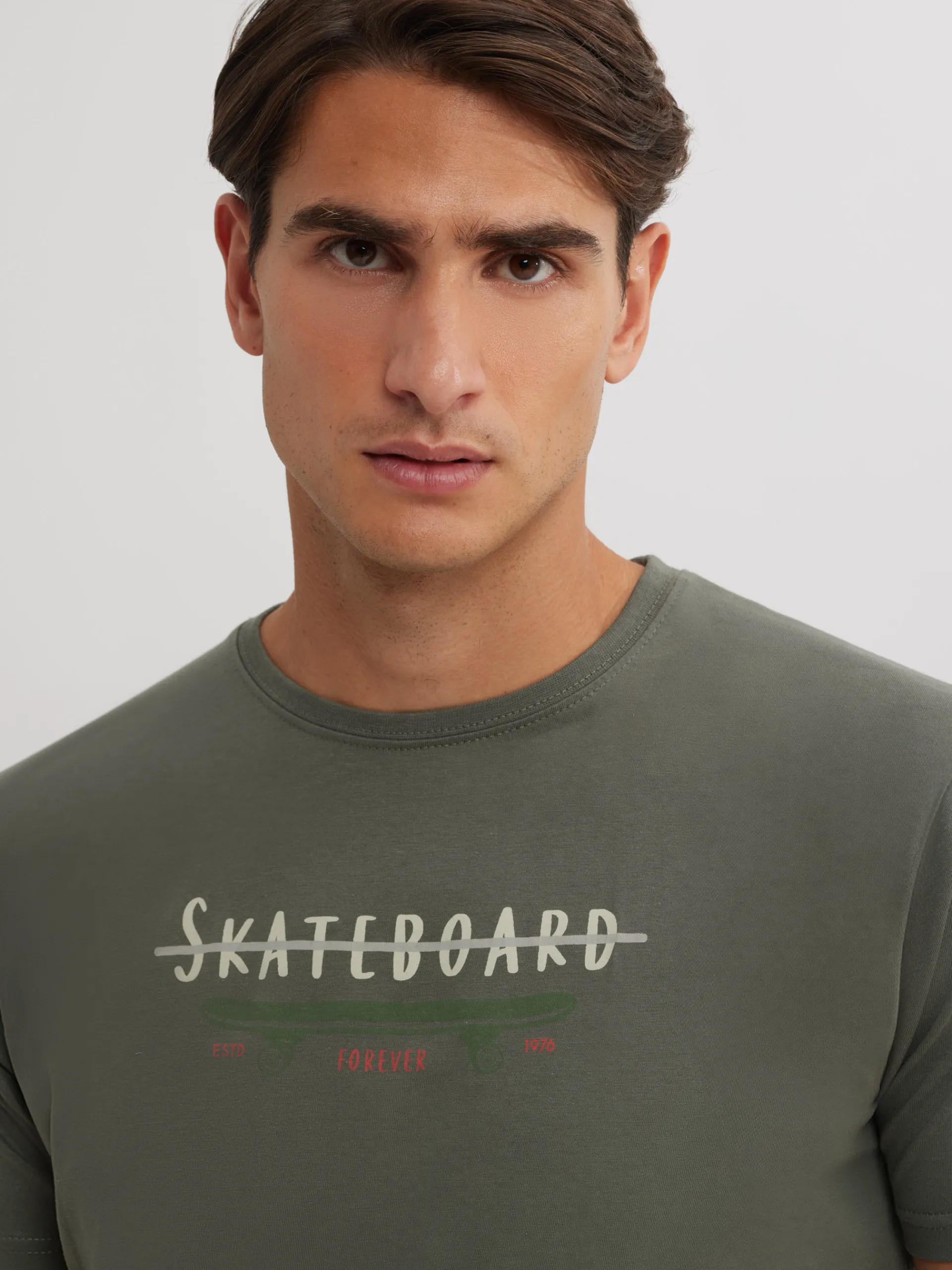 Camisetas-Alvaro Moreno CAMISETA SKATEBOARD Verde