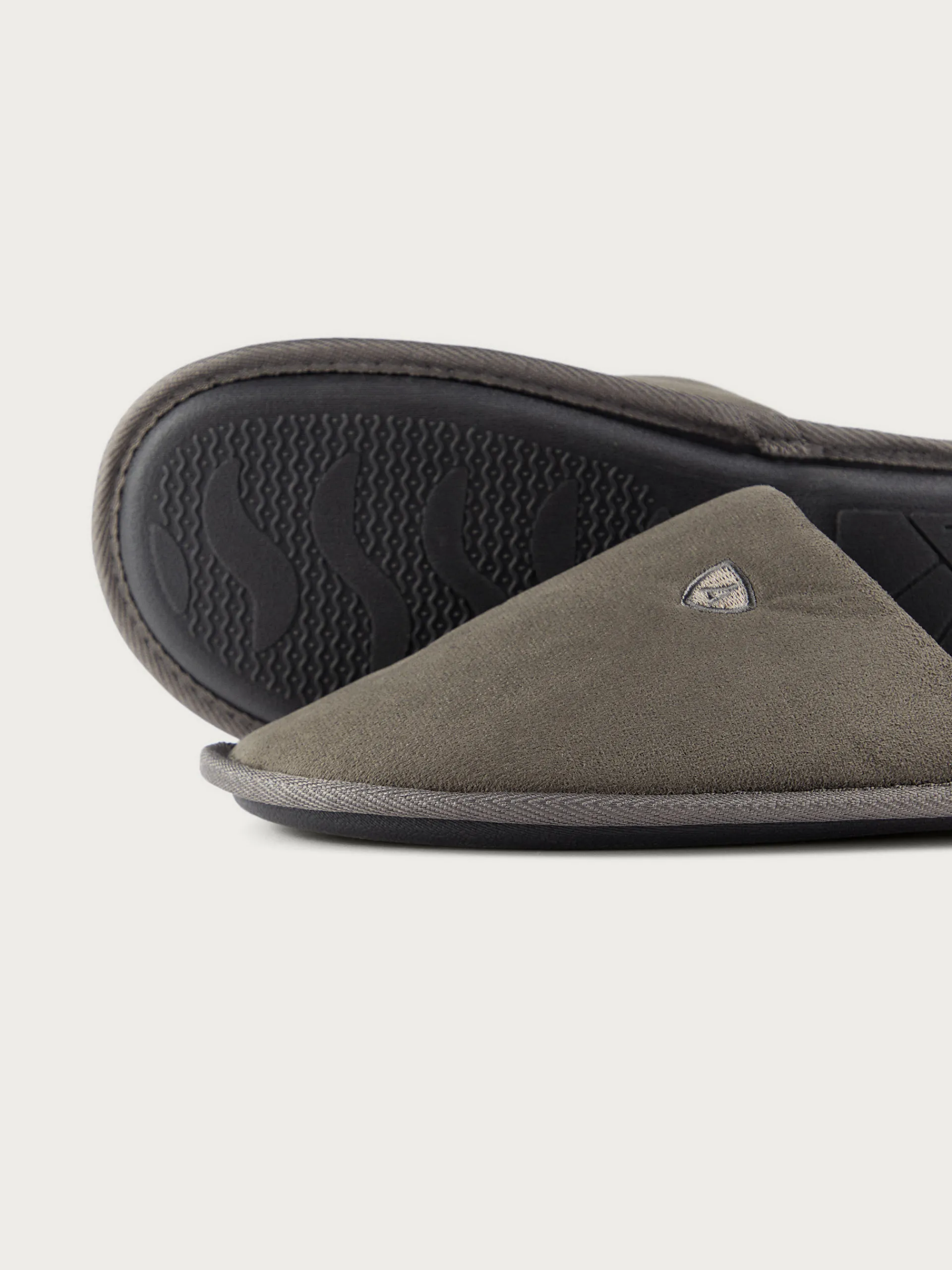 Zapatillas-Alvaro Moreno ZAPATILLAS ANTELINA Gris